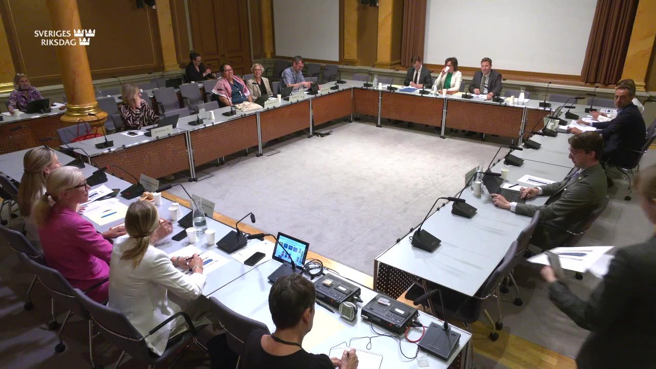 Stillbild från Återrapportering, Återrapportering från Europeiska rådets möte