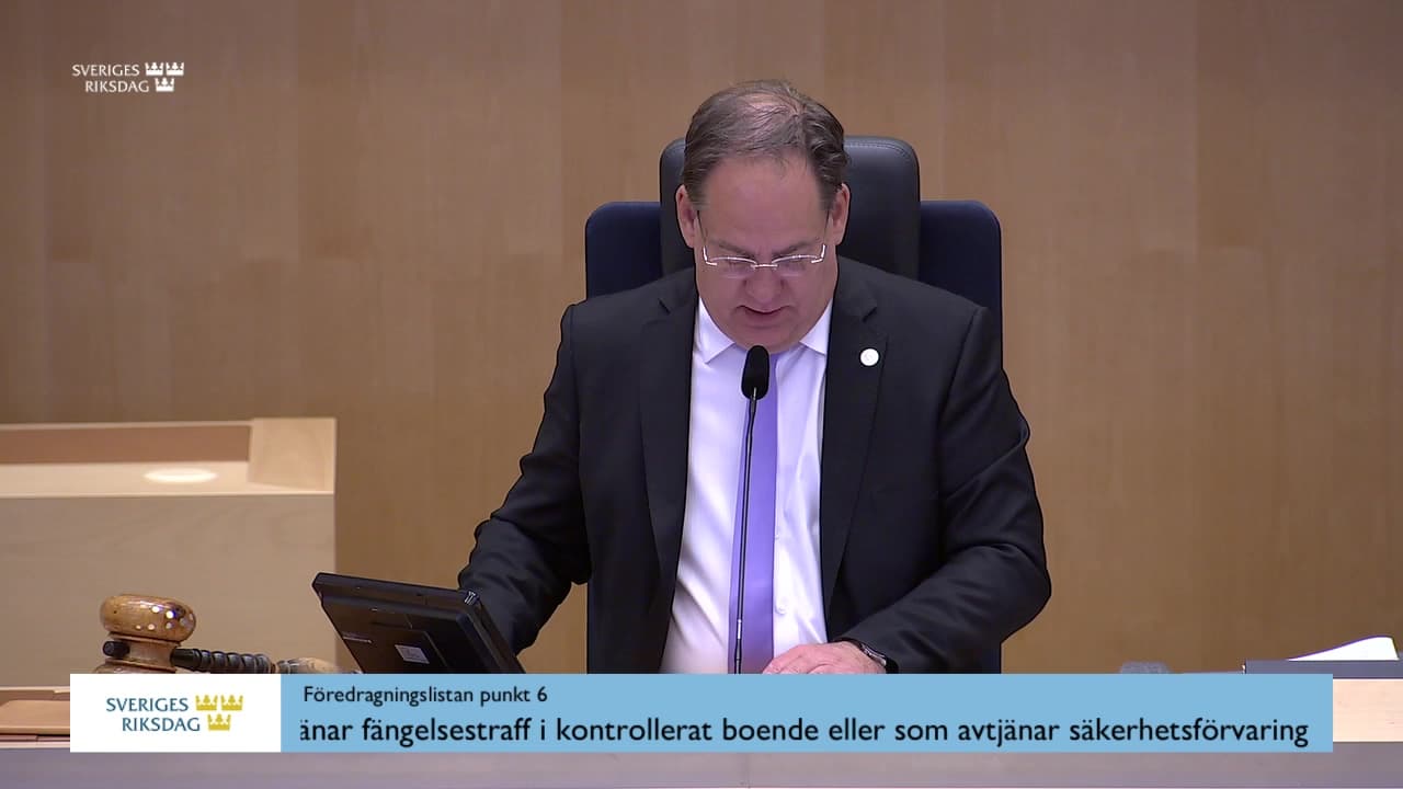 Stillbild från Debatt om förslag, En begränsning av rätten till socialförsäkringsförmåner för den som avtjänar fängelsestraff i kontrollerat boende eller som avtjänar säkerhetsförvaring