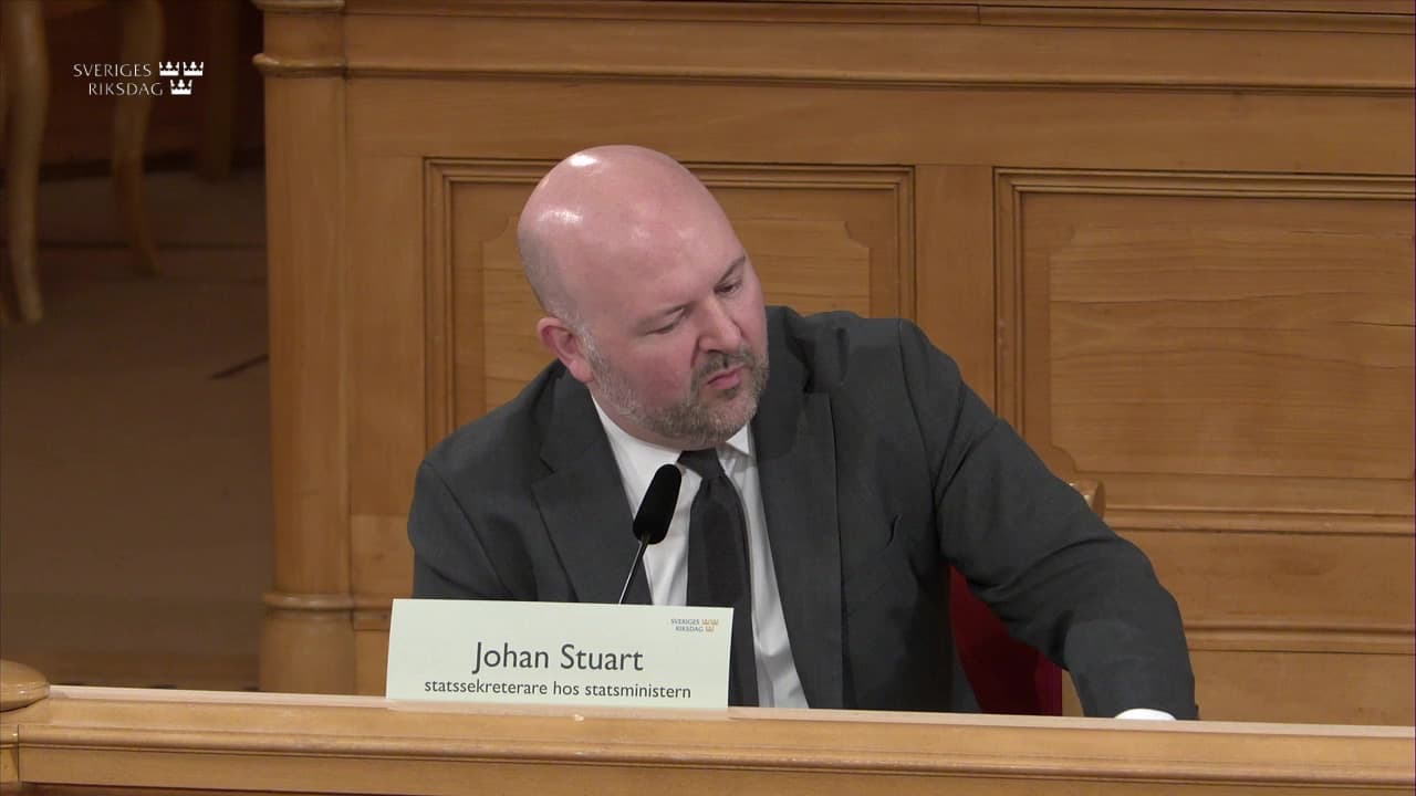 Stillbild från Öppen utfrågning, KU-utfrågning med Johan Stuart, statssekreterare